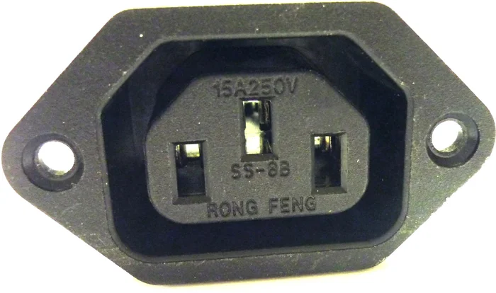 Einbau Kaltgerätebuchse 10A/250V