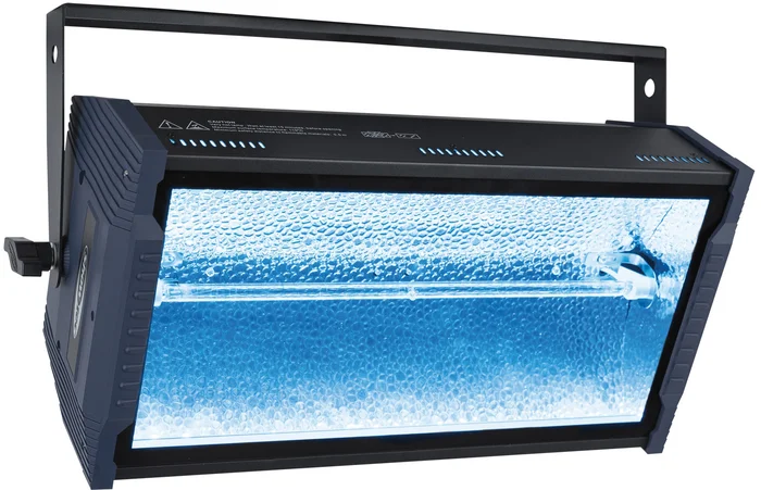 SHOWTEC Titan Strobe BLAZE 1500 W + RGB